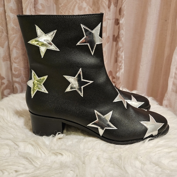 MCLC - Black Stars Booties - BRAND NEW - Size: 10 Retail $100 - Picture 1 of 6